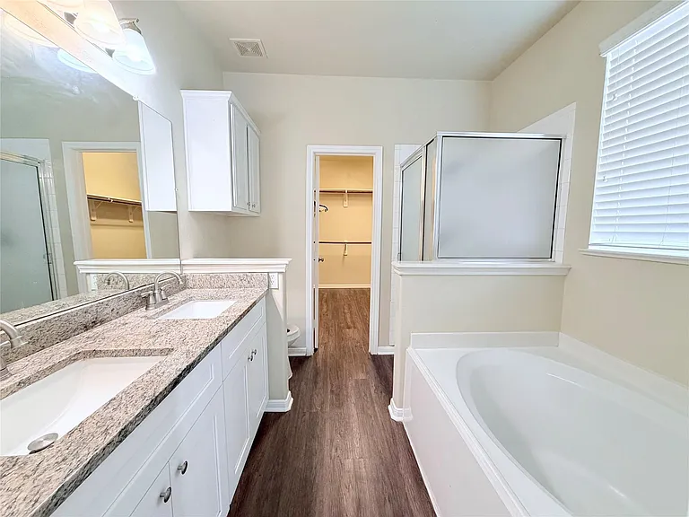 7403 Bering Landing Dr — Photo 17