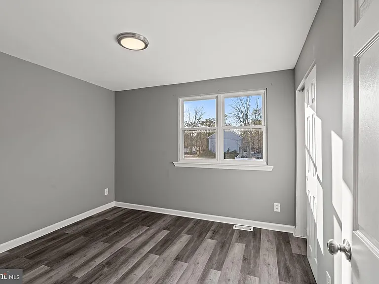 2344 Fernwood Ave — Photo 15