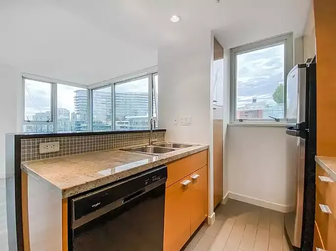 33 Smithe St #2206 — Photo 9