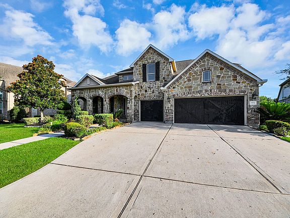 2nd image of 18106 Shimmer Ln