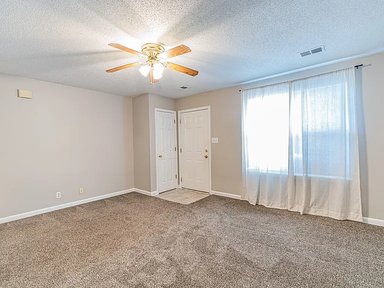 1023 Shadow Ridge Ave — Photo 9