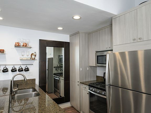 2nd image of 35 Lower Woodbridge Rd #120