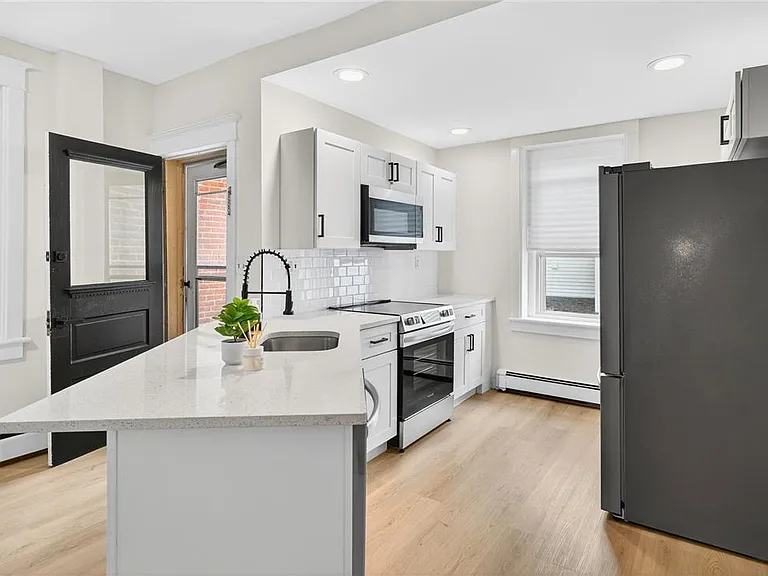 23 W Center St — Photo 13