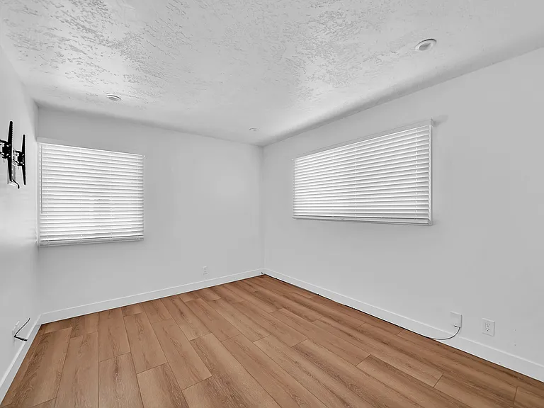 1024 W Balboa Blvd #C — Photo 7