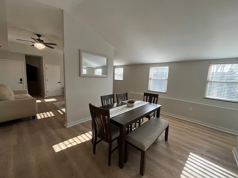 1104 Sheffield St #3 — Photo 11