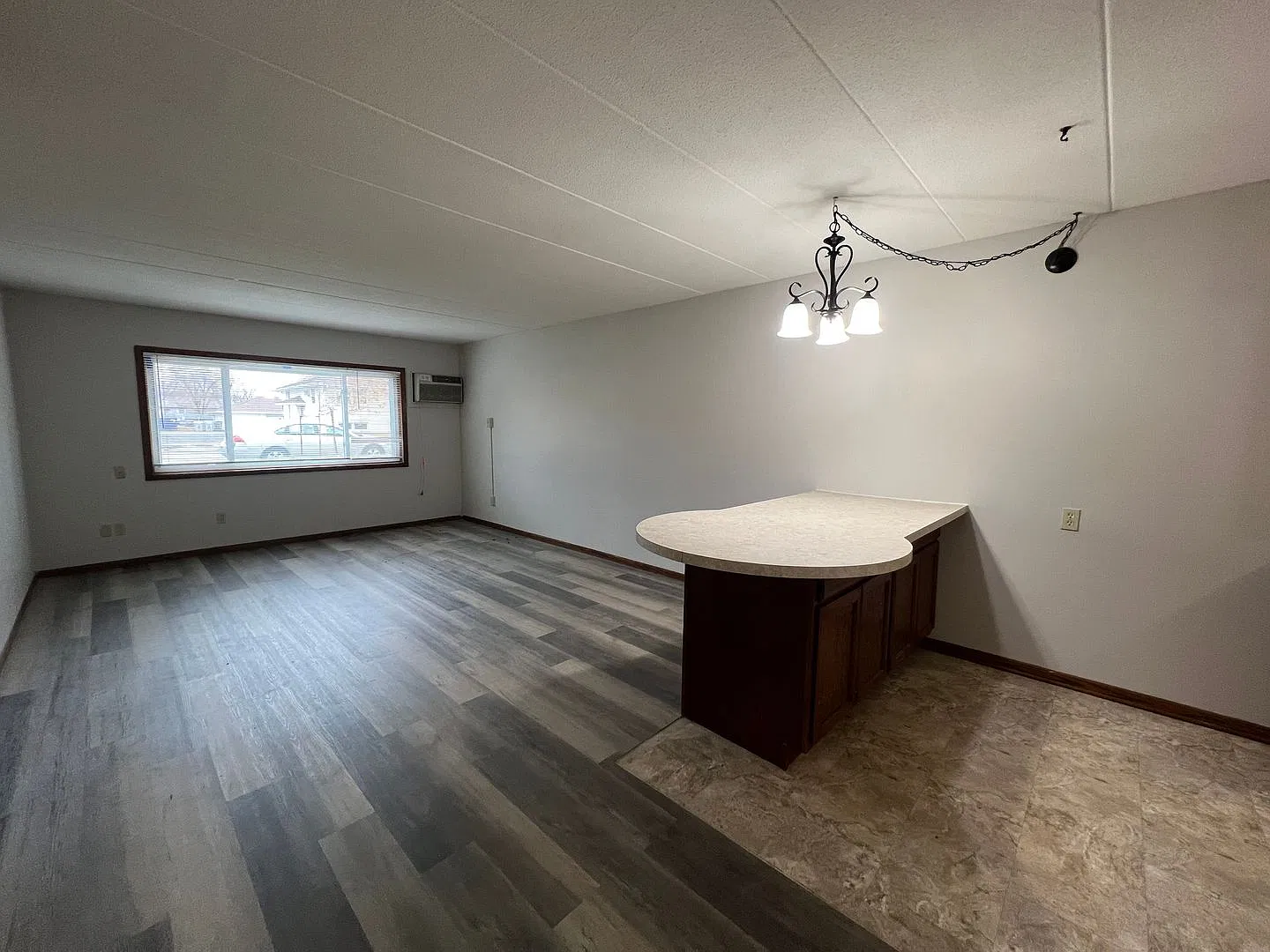 Eastwood Manor Apartments — Photo 3