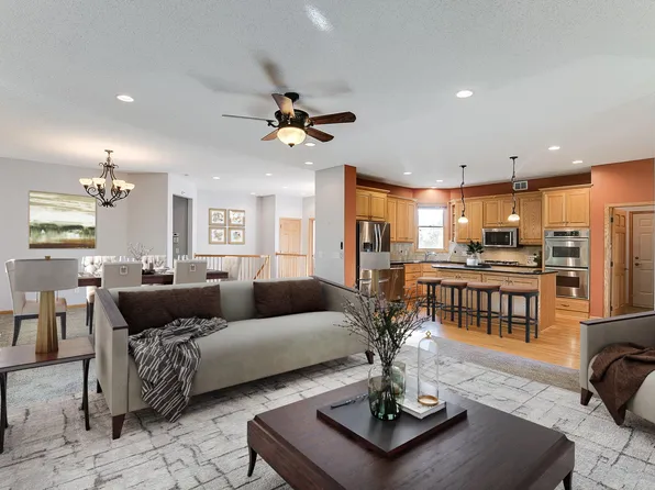 1135 Nena Dr, Stillwater, MN 55082