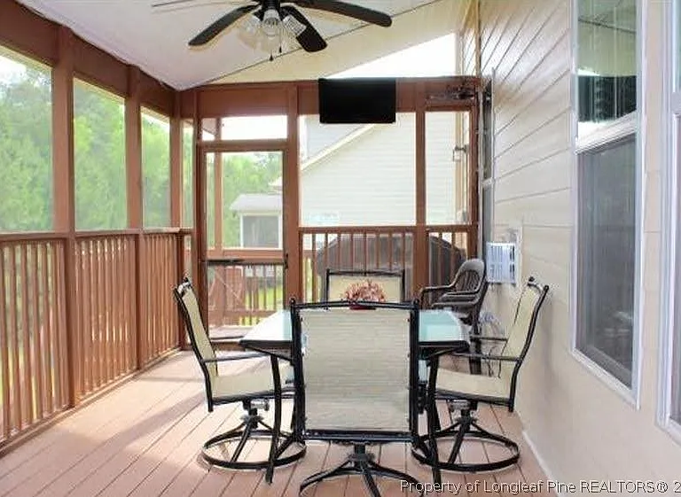 1437 Vergeland Dr — Photo 3