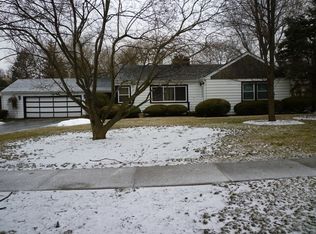 725 E Greenview Rd, Itasca, IL 60143