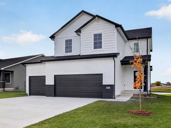 1004 Featherstone Ave NE, Bondurant, IA 50035
