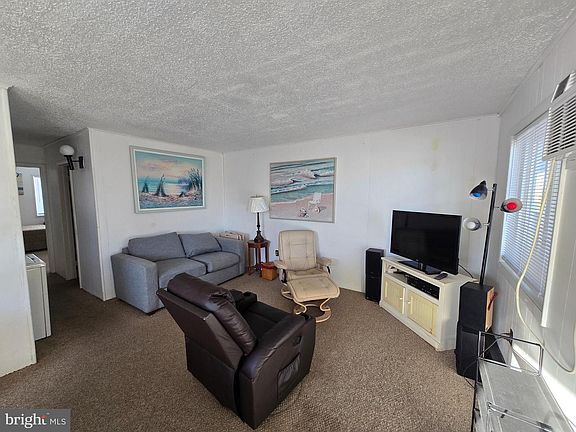 5th image of 417 Robin Dr #B301