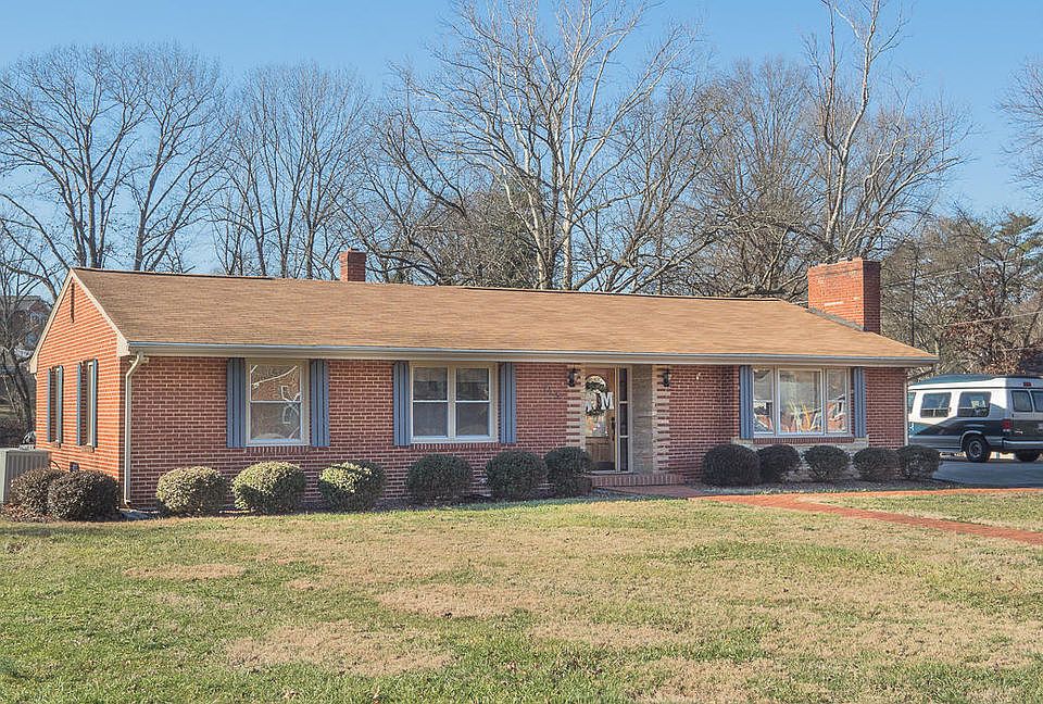 1st image of 743 Hugh Ave