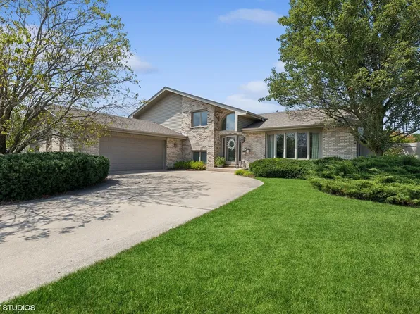 10030 Lindsay Ln, Mokena, IL 60448