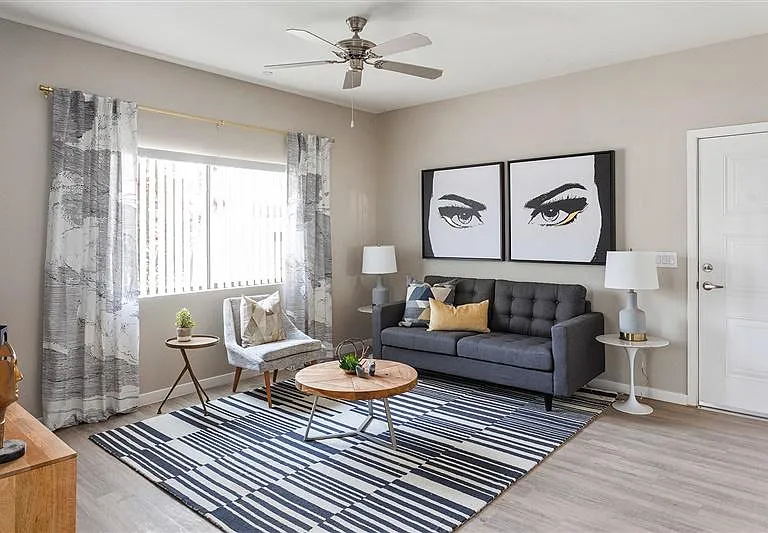 Avari Modern Apartments — Photo 17