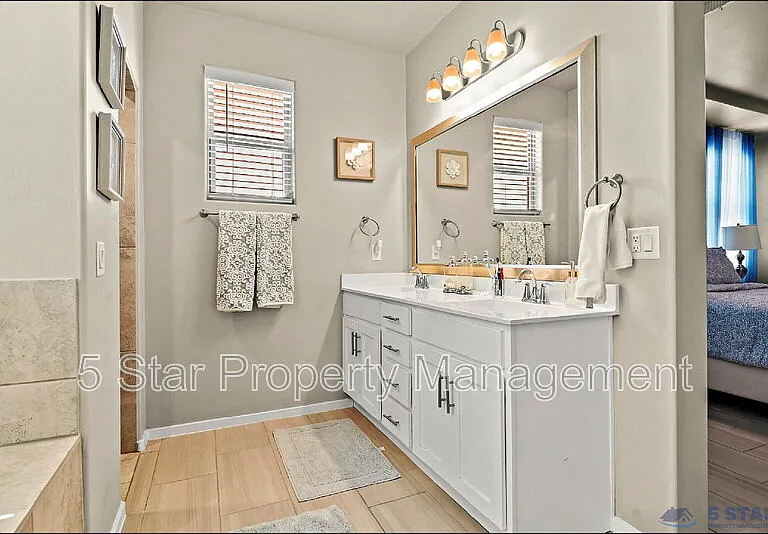 12612 Dorchester Ave — Photo 5