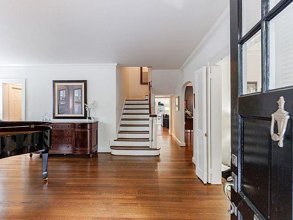 4th image of 42 Camden Rd NE