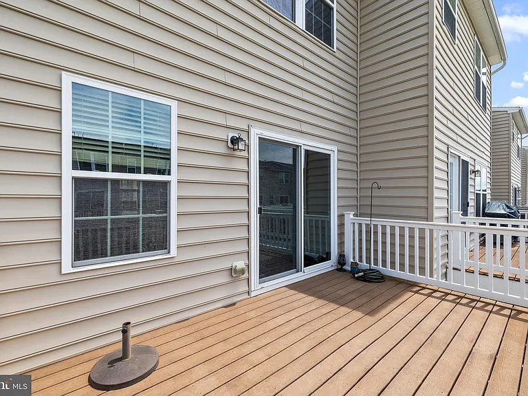 110 Topaz Dr — Photo 5