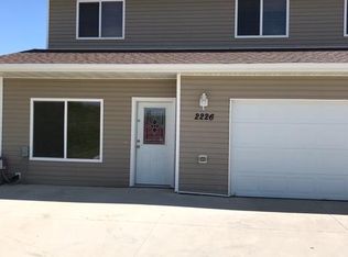 2226 Landmark Cir NW, Minot, ND 58703