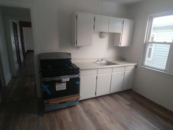 2nd image of 58 Pomona Pl #U
