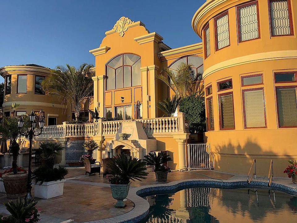 1st image of 18482 Villa Dr