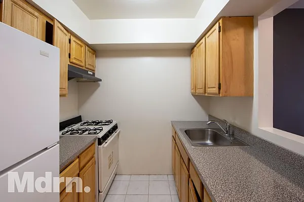 Rented by Mdrn Residential | media 26