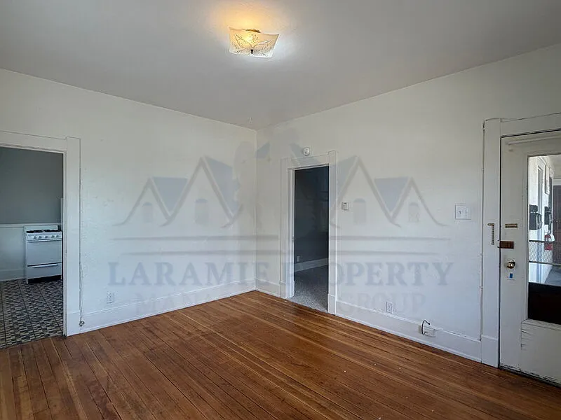 1 bed, 1.0 bath, $899 — Photo 3