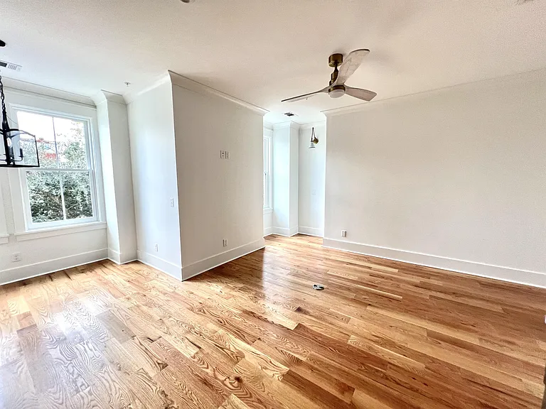 120 E Duffy St #C — Photo 13