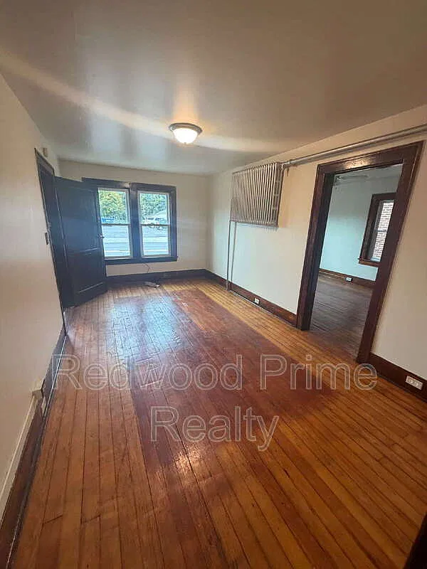 1 bed, 1.0 bath, $750 — Photo 3