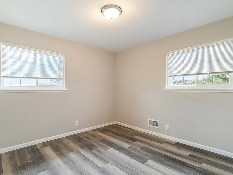 502 E Merrill Ave #8 — Photo 9