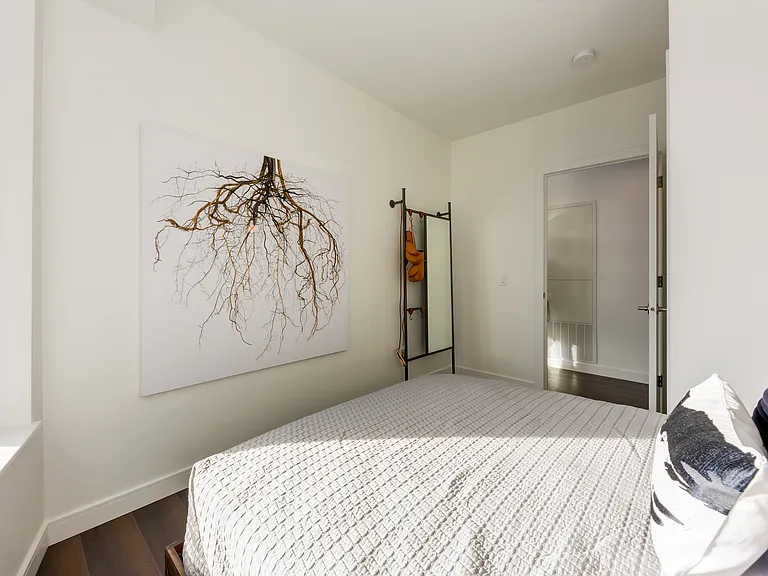 510 12th Ave SW — Photo 37