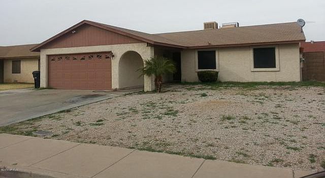 2nd image of 206 E Gardenia Dr