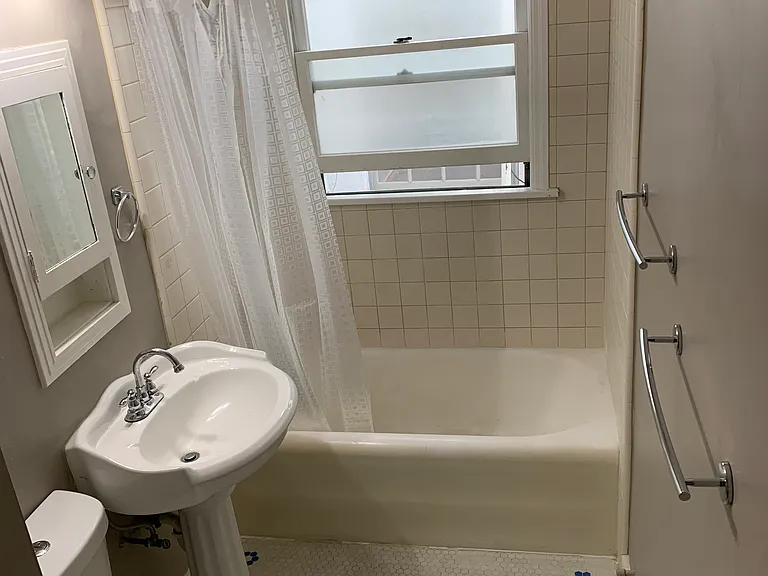 1407.5 W Kenneth Rd #A — Photo 4
