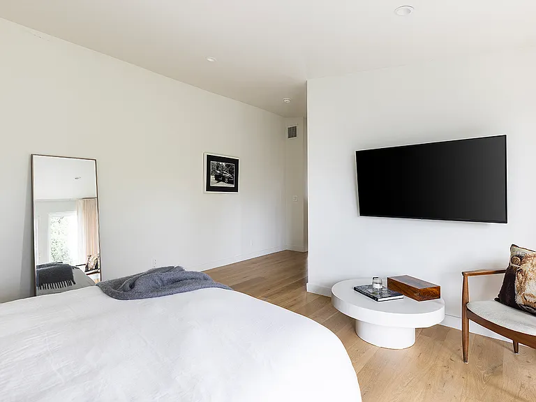 1504 Westcliff Dr #5 — Photo 13