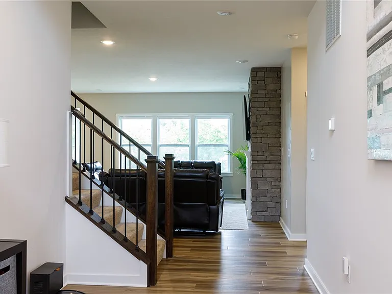 109 Mesa Dr — Photo 11