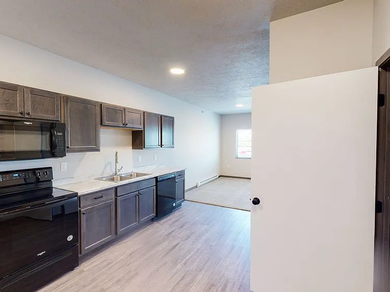 5800 Sunnybrook Plz — Photo 26