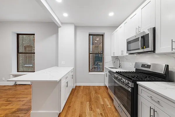 Rented by REAL New York | media 11