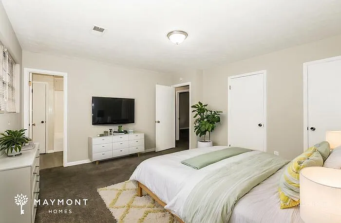 9370 Woodloop Ct — Photo 10