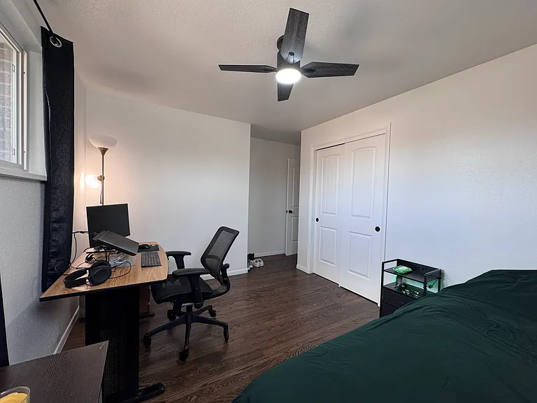 392 Salem St — Photo 1