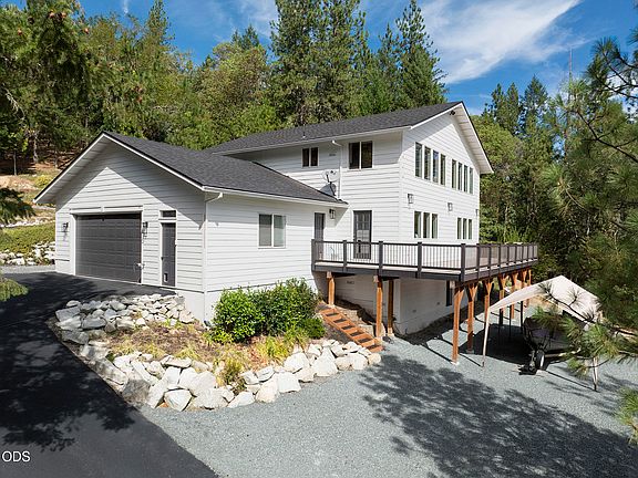 2nd image of 530 Greens Creek Rd