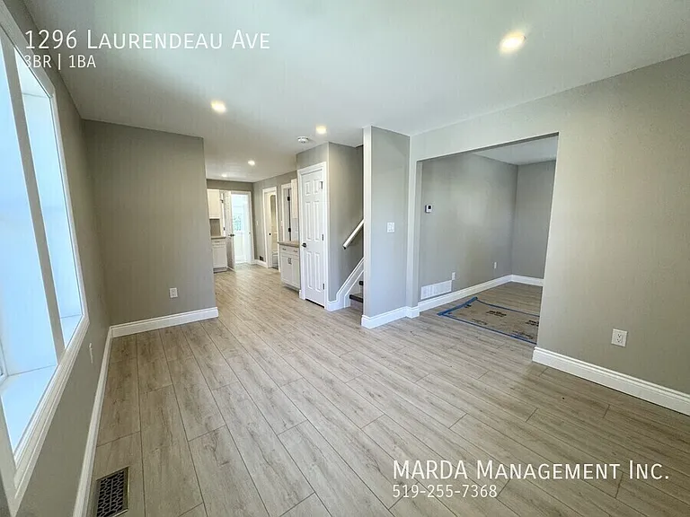 1296 Laurendeau Ave — Photo 7