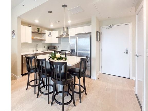 2nd image of 476 Enterprise Blvd #212