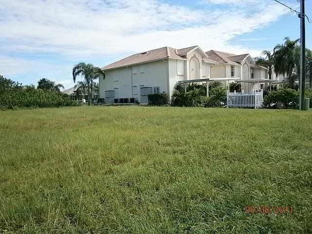 2nd image of 933 SW 47th Ter