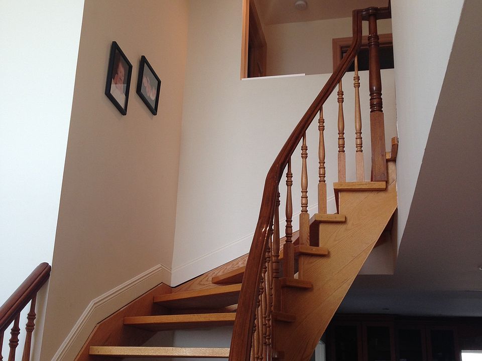 2nd image of 983 E 12th St APT 4