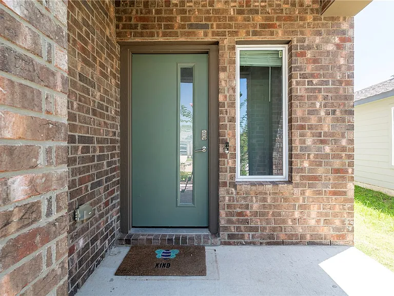 956 Lady Bird Ln — Photo 35