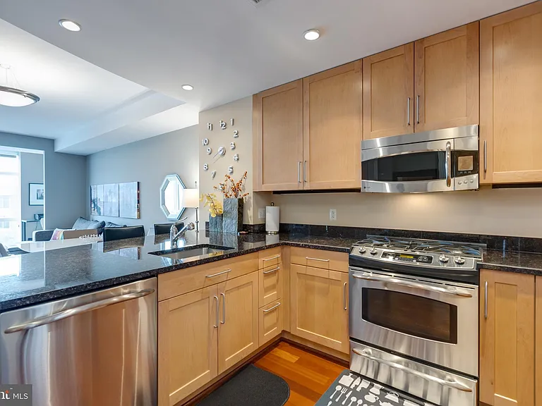 8220 Crestwood Heights Dr #614 — Photo 9