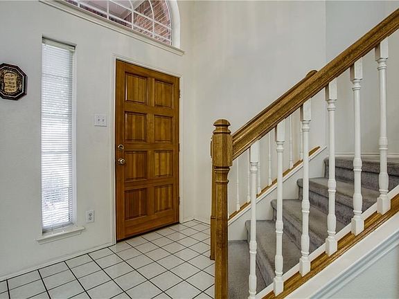 3rd image of 791 Antoine Dr