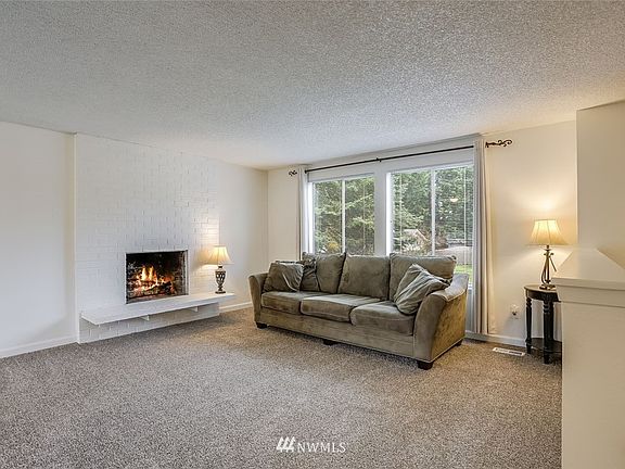 3rd image of 12702 215th Avenue Ct E