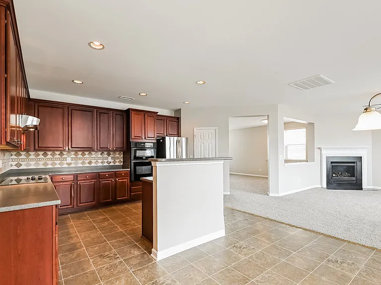 304 Edgecroft Way — Photo 5