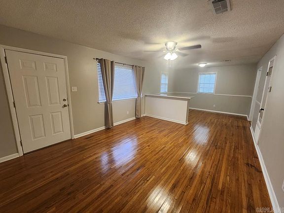 2nd image of 5901 Hacienda Dr