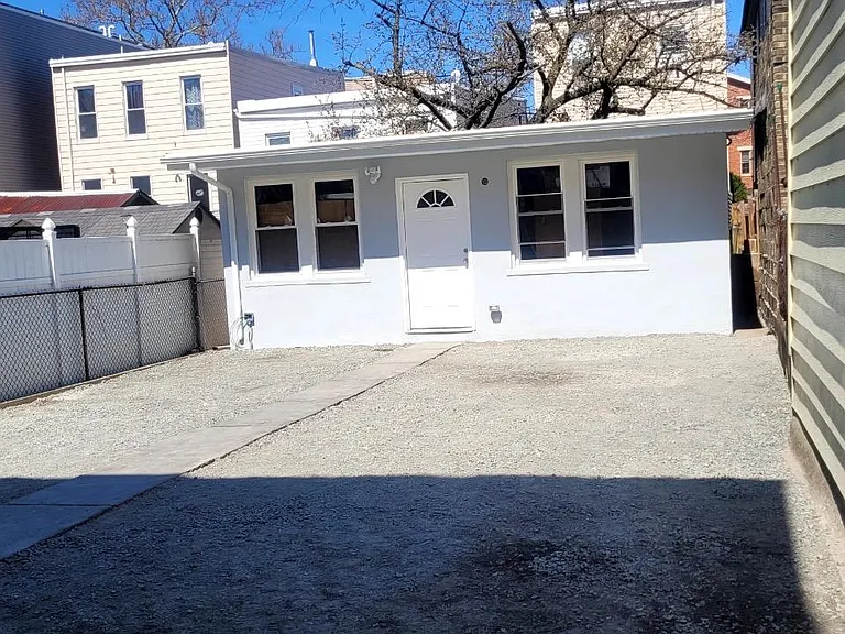 228 Bowers St #1 — Photo 13